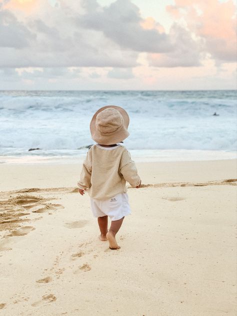 Baby Beach Aesthetic, Toddler Beach Photoshoot, Beach Baby Aesthetic, Beach Mom Aesthetic, Beach With Toddler, Toddler Beach Outfit, Babies At The Beach, Toddler Beach Photos, Beach Baby Photography