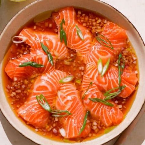 salmon crudo in a bowl. Sashimi Recipe, Raw Salmon, Lime Salmon, Italian Diet, Flaky Salt, Citrus Juice, No Cooking, Oven Recipes, Eating Raw