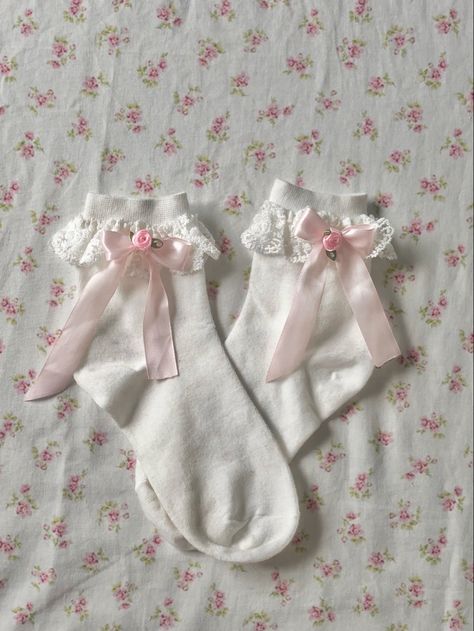 Dr Mundo, Aesthetic Socks, Pretty Socks, Socks Aesthetic, Frilly Socks, Anime School, Ruffled Socks, Cosplay Kawaii, Pink Bows