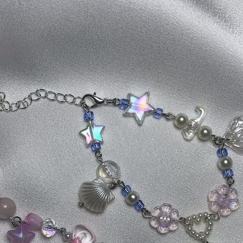 Mermaid Beads Bracelet, Bestie Crafts, Mermaid Bracelet, Mermaid Aesthetic, Rings Necklace, Mermaid Theme, Summer Bracelets, Beads Bracelet, Phone Charm