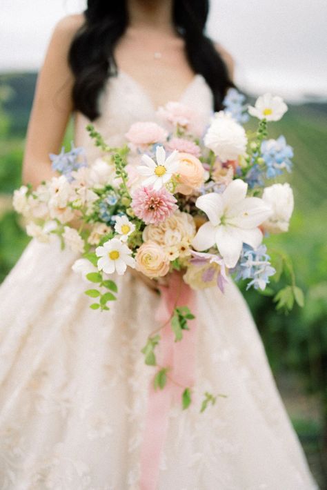 Sonoma - Summer | mandy's garden Summer Garden Wedding Flowers, 2024 Wedding Flower Trends, Soft Pastel Wedding Flowers, Pastel Boutonniere, Bridgeton Wedding, Pastel Wildflower Wedding, Romantic Spring Wedding Ideas, Flowers Installation, Pastel Wedding Bouquet