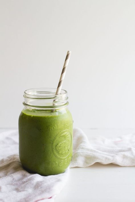 Green Breakfast Smoothie, Green Breakfast, Detox Breakfast, Best Smoothie, Green Detox Smoothie, Healthy Green Smoothies, Smoothie Detox, Smoothie Prep, Linen Interior