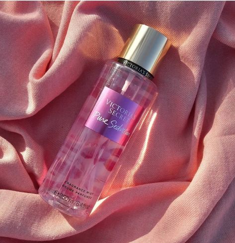 Victoria Secret Perfume Body Spray, Perfume Victoria Secret, Profumo Victoria Secret, Victoria Secret Body Spray, Victoria's Secret Perfume, Pure Seduction, Bath N Body Works, Body Fragrance, Perfume Photography