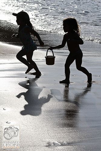 Playing on the beach -- I'm so glad for all the memories I have of vacations at the beach with my sister Website Pictures, Playing On The Beach, Black And White Beach, I Love The Beach, Beach Kids, Beach Baby, Jolie Photo, Beach Time, Interstellar