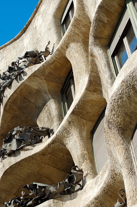 Casa Milà | Antonio Gaudi's La Pedrera. Casa Milà, commonly … | Flickr Organic Building, Gaudi Buildings, Casa Mila, Gaudi Architecture, Apartment Block, Antonio Gaudí, La Pedrera, Load Bearing Wall, Casa Batlló