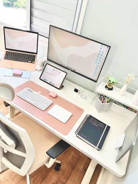 Office Inspiration Workspaces, Work Desk Decor, Feminine Home Offices, Work Office Decor, Cozy Home Office, Desk Inspiration, Office Room Decor, Desk Organization Office, Study Room Decor