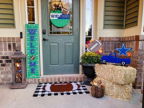 Football Front Porch Decor, Front Porch Makeover, Football Diy, Truck Diy, Door Hangers Diy, Fall Is In The Air, Porch Makeover, Football Decorations, Fall Football