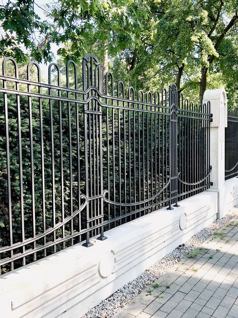 Fence outside art nouveau Villa Anna in Konstancin Jeziorna Fence Design Classic, Art Deco Fence, Mansion Fence, Concrete Fence Wall, Curved Windows, Classic Fence, Outside Art, Beach Rental, Neoclassical Design