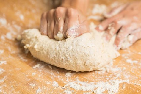 Learn the tactics to knead your bread to get the perfect crust and crumb with these helpful tips for kneading by hand, machine, or fermentation. Sourdough Muffin, Science Of Baking, Pizza Dough From Scratch, Crispy Pizza Crust, Everything Sourdough, Perfect Pizza Dough, Crispy Pizza, Kneading Dough, Muffin Bread