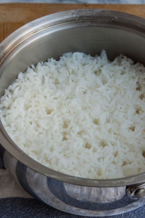 Rice In Slow Cooker, Six Vegan Sisters, Recipes With Rice, Basmati Rice Recipes, Poached Chicken Breast, Rice On The Stove, Boiled Rice, Iranian Cuisine, Cooking Basmati Rice