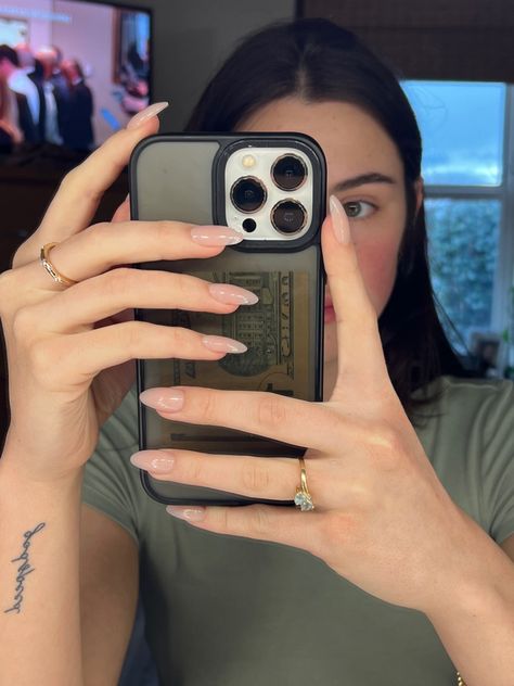 Kylie Jenner French Tip Nails, Zendaya Nails, Uñas Kylie Jenner, Selena Gomez Nails, Kendall Jenner Nails, Kardashian Nails, Jenner Nails, Kylie Nails, Birthday Nail