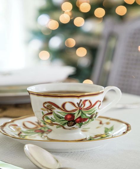 Savoring a comforting cup of tea with the warm glow of Christmas lights twinkling in the background makes for a joyous respite that is both relaxing and pleasant. What blend or brew are you sipping on this lovely day? "Tiffany Holiday" teacup courtesy of @replacementsltd. Flash Cake, Christmas Tea Party, Holiday China, Savory Treats, Pretty Tea Cups, Christmas Cup, Christmas Tablescapes, Christmas Tea, Seasonal Recipes