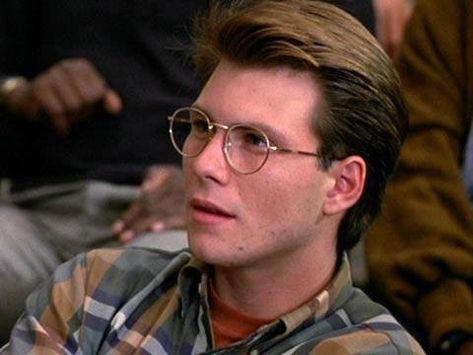 Young Christian Slater, 90s Men Fashion, Jason Dean, Vintage Actors, Glasses Ideas, Pump Up The Volume, 90s Actors, 90s Men, Christian Slater