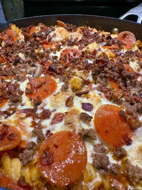 Hamburger Sausage Pepperoni Pie, Supreme Pizza Pasta Bake, Pasta With Pizza Sauce, Pizzaghetti Recipe, Meals On A Budget Family, Tortellini Pizza, Pizza Hotdish, Summer Time Recipes, Spaghetti Pizza Bake