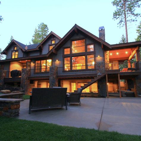 Vacation Rentals in Washington State | Suncadia Resort | Results | Washington State Lodging Extra Food Storage, Mountain Lodge House Plans, Big Kitchen Island, House Plans Craftsman, Lodge House Plans, Ceilings Ideas, Lodge House, Basement House Plans, House Plans One Story