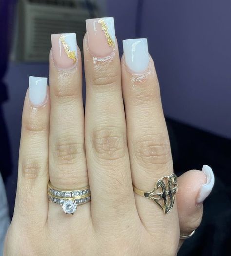 Acrylic Nails Ideas For Vacation, Cute Short Medium Nails, Short Acrylic Nails For Cheer, Plan Short Nails, Simple Short Acrylic Nails Mom, Cute Nails And Toes Matching, Basic Baddie Nails Short, Very Short Acrylic Nails Square, Short Full Set Nails Acrylics