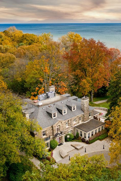 The Historic Paletta Mansion in Burlington, Ontario. Paletta Mansion Wedding, Tobermory Ontario, Burlington Ontario, Ontario Wedding, 2024 Wedding, Mansion Wedding, September 2024, Places Around The World, Mansion