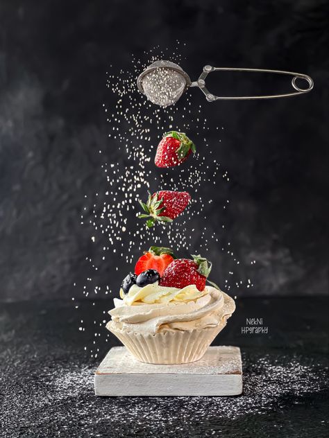 Strawberry Cake Photography, Cake Poster Background, Creative Cheesecake, Cupcake Poster, Cheesecake Photography, Cake Photoshoot, High Speed Photography, Dessert Photography, Cake Photo