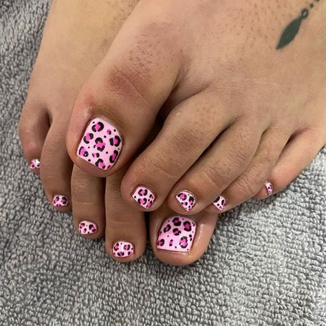 Kid Toenail Designs, Cheetah Print Pedicure, Cheetah Print Toe Nails, Cheetah Toes, Pink Cheetah Nails, Nails With Butterflies, Practice Nails, Black Toe Nails, Toenail Art Designs