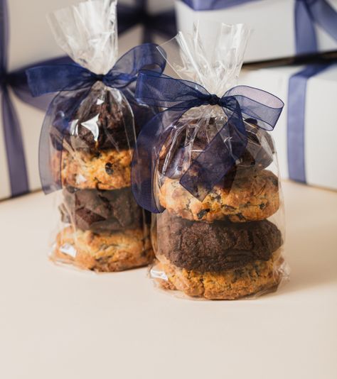 Cookie Assortment, Boutique Patisserie, Chocolate Chip Walnut Cookies, Levain Bakery, Ultimate Cookies, Dessert Packaging, Walnut Cookies, Bakery Packaging, Buttery Cookies