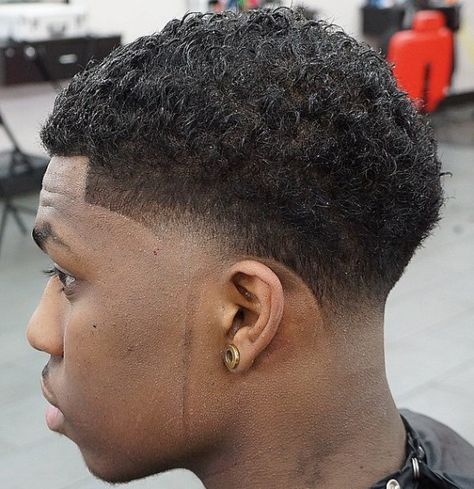 Line Up Cut With Nape And Temple Fade Black Boys Haircuts, Hair Trends 2015, Low Fade Haircut, Black Men Haircuts, Male Hair, Mens Hair Care, Pelo Afro, Black Men Hairstyles, Mens Haircuts Fade