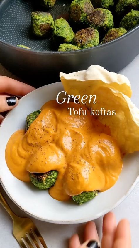 Tofu Balls, Cashew Curry, Dinner For Him, Kofta Recipe, Vegan Keto Recipes, Vegan Raw, Healthier Food, Healthier Eating, Curry Sauce