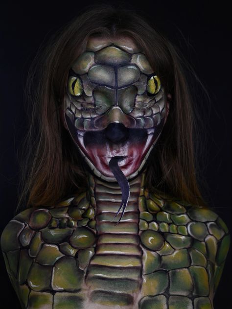 #makeup #halloween #snake #makeupideas #makeuptutorial #art #sfx Snake Makeup Look, Snake Makeup, Halloween Makeup Inspiration, Sfx Makeup, Flowers Nature, Body Painting, Halloween Makeup, Makeup Inspiration, Makeup Tutorial