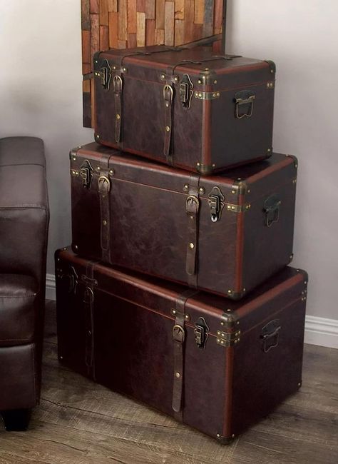 Amazing decor! Decorative Trunks, Leather Trunk, Wood Trunk, Storage Trunks, Timeless Furniture, Storage Trunk, Wood Storage, Leather Buckle, Mdf Wood