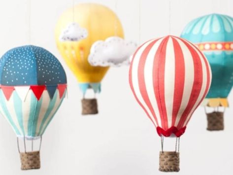 Diy Baby Mobile Girl, Hot Air Balloon Decorations Diy, Hot Air Balloon Paper, Hot Air Balloon Craft, Diy Hot Air Balloons, Balloon Mobile, Hot Air Balloon Decorations, Hot Air Balloon Nursery, Diy Baby Mobile