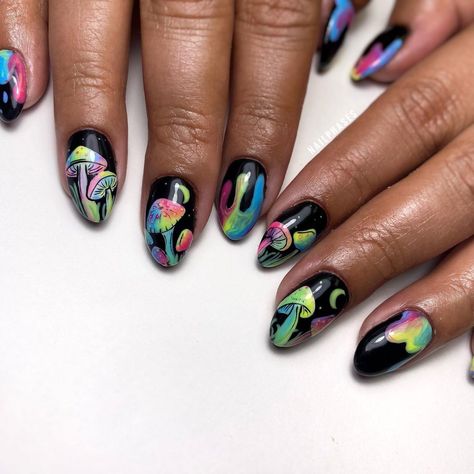 Mushroom Nail Art Designs, Short Mushroom Nails, Blue Mushroom Nails, Rainbow Mushroom Nails, Mushroom Nails Art, Nail Art Designs Trippy, Neon Mushroom Nails, Nails Mushroom, Short Stiletto Nail Art