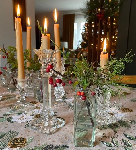 Golden MidCentury Modern Natural Unconventional Christmas Decorating - Jennifer Rizzo Winter Bouquets, Vintage Glass Candle Holders, Mid Century Modern Christmas, Crystal Centerpieces, Dining Room Table Decor, Mercury Glass Ornaments, Mid Century Christmas, Crystal Candle Holder, Crystal Candle