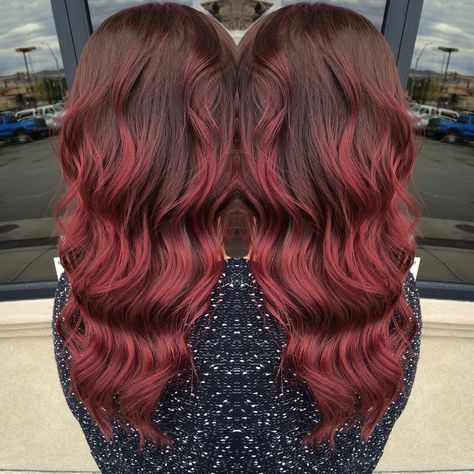 Dark red with deep brown roots ombré Dark Brown Roots With Red Ends, Brown Roots Red Hair, Red Hair Brown Roots, Red Hair With Brown Roots, Dark Red Hair Ideas, Red Hair Dark Roots, Dark Red Hair Color Ideas, Hair Color Grey Silver, Red Hair Color Ideas