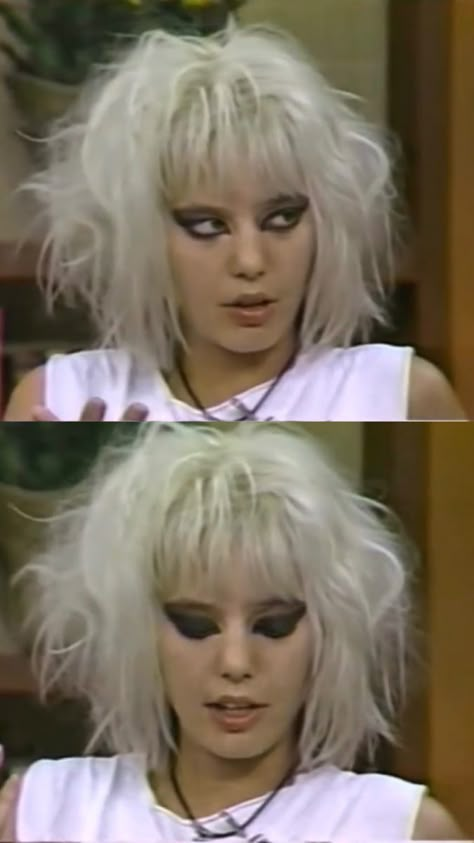 Post Punk Makeup, 80s Alt Makeup, Punk Makeup Looks 80s, 1980s Punk Makeup, Black Hair Blonde Eyebrows, Punk Make Up 80s, 1970s Punk Makeup, Goth Blonde Hair, Riot Grrrl Makeup