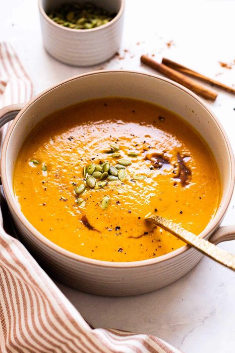 Healthy Pumpkin Soup - iFoodReal.com Equinox Recipes, Healthy Pumpkin Soup, Celebrate Mabon, Easy Pumpkin Soup, Pumpkin Soup Healthy, Pumpkin Bagels, Clean Eating Soup Recipes, Healthy Butternut Squash, Clean Eating Soup