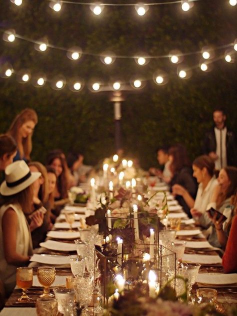 love this outdoor dining set up & angle // Night time shot of stargazer patio with family and friends enjoying SRR dinner and all cheer to a toast Birthday Dinner Party Decorations, Dinner Party Entertainment, Italian Dinner Party Decorations, Party Under The Stars, Backyard Dinner Party, Italian Dinner Party, Perfect Dinner Party, Fall Dinner Party, Dinner Party Decorations