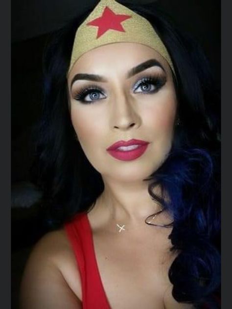 Fall Is Coming, Dc Super Hero Girls, Hero Girl, Superhero Party, Dc Superheroes, Princess Diana, Maquillaje De Ojos, Makeup Inspiration, Comic Art