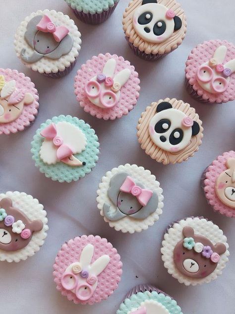 Cupcakes de animalitos del bosque Deco Cupcake, Biscuit Decoration, Cupcake Cake Designs, Cupcakes Decorados, Animal Cupcakes, Girl Cupcakes, Birthday Cake Recipe, Fondant Decorations