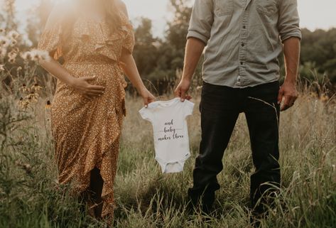 Onsie Maternity Picture, Maternity Photography Small Bump, Maternity Photography Onesie, Maternity Photography With Onesie, Maternity Photography Poses Couple Fall, Maternity Photography Country Rustic, Onesie Maternity Photos, Onsie Pregnant Announcement, Maternity Photos With Onesie