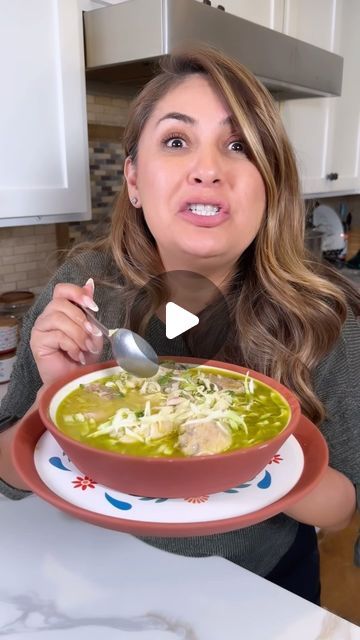 Green Chile Pozole Mexican Recipes, Pozole Verde Crockpot Recipe, Verde Pozole Chicken, Pozole Party Set Up, Green Posole Recipe Pork, White Pozole Recipe, Pazole Crock Pot, Green Pozole Recipe Pork, Green Posole Recipe Chicken