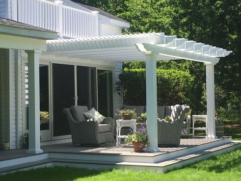 سلالم حلزونية, Case Creole, Attached Pergola, White Pergola, Vinyl Pergola, Pool Shade, Vinyl House, Patio Deck Designs, Vinyl Exterior