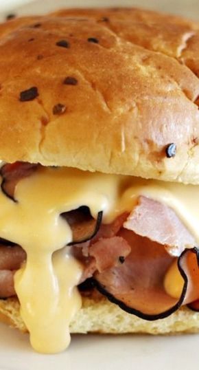 Arby's Sauce Copycat, Onion Buns, Arby's Sauce, Black Forest Ham, Slider Sandwiches, Melt Recipe, Copycat Restaurant Recipes, Burgers Sandwiches, Delicious Sandwiches