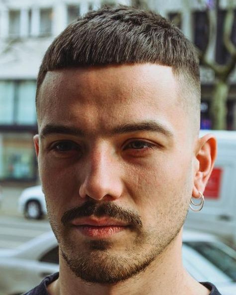 Short Beard Styles For Men With Beards Of All Shapes And Sizes 2018 Crop Haircut Men, Jarhead Haircut, Best Haircuts For Men, Mens Medium Length Hairstyles, Beard Styles Short, Crop Haircut, Hair 2022, Crop Hair, Haircut Men