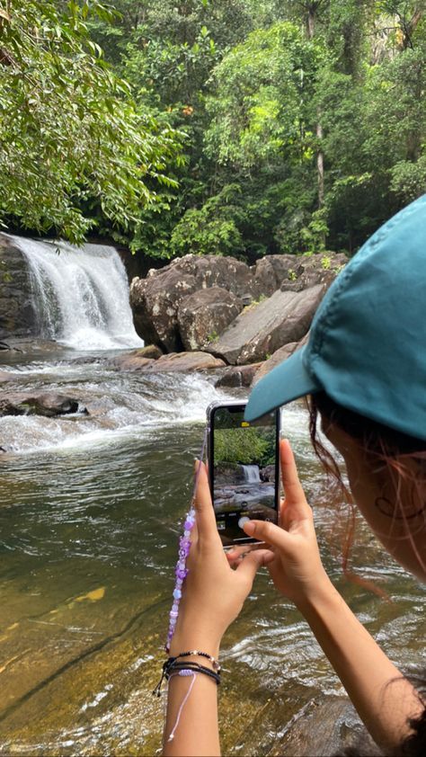 Photos Near Waterfall, Hike Inspo Pics, Hiking Waterfall Aesthetic, Aesthetic Waterfall Pictures, Rainforest Picture Ideas, Waterfall Photography Ideas, Waterfall Inspo Pics, Sri Lanka Picture Ideas, Nature Hiking Aesthetic