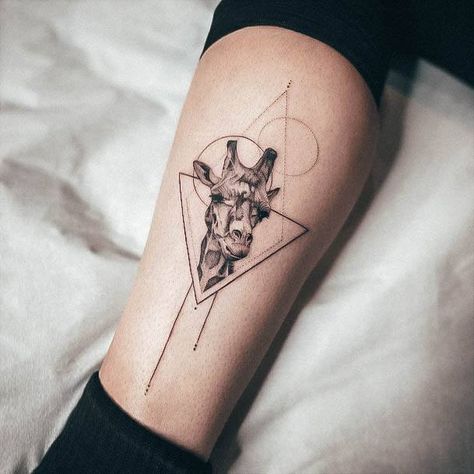 Giraffe Tattoos For Women, Geometric Giraffe Tattoo, Giraffe Tattoo, Cool Finger Tattoos, Small Bird Tattoos, Giraffe Drawing, Boy Tattoos, Floral Drawing, Birds Tattoo