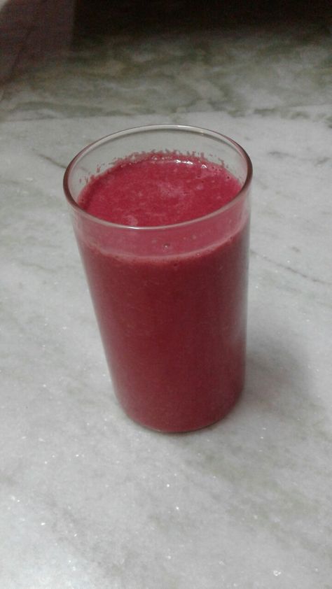 Banana carrot beetroot almond smoothie with curd and milk😊😊 Juice Snapchat, Beetroot And Carrot Juice, Juice Snap, Beetroot Juice, Almond Smoothie, Carrot Juice, Food Snapchat, Smoothie, Carrots