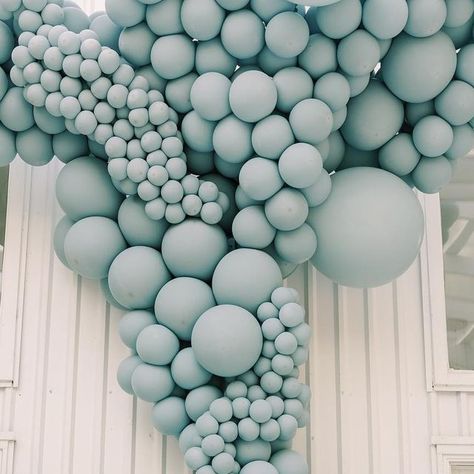 The Juliana | Lifestyle Studio + Event Space on Instagram: "Who doesn’t love a balloon waterfall?!💙
.
.
.
.
.
.
Event design planning @picnicsinthecity
@shaimaaphotography
Venue @thejulianahtx
Balloons & French cart @fairylandeventsco" Balloon Waterfall, Lifestyle Studio, T Love, Design Planning, Event Space, Event Design, Love A, Balloons, Lifestyle