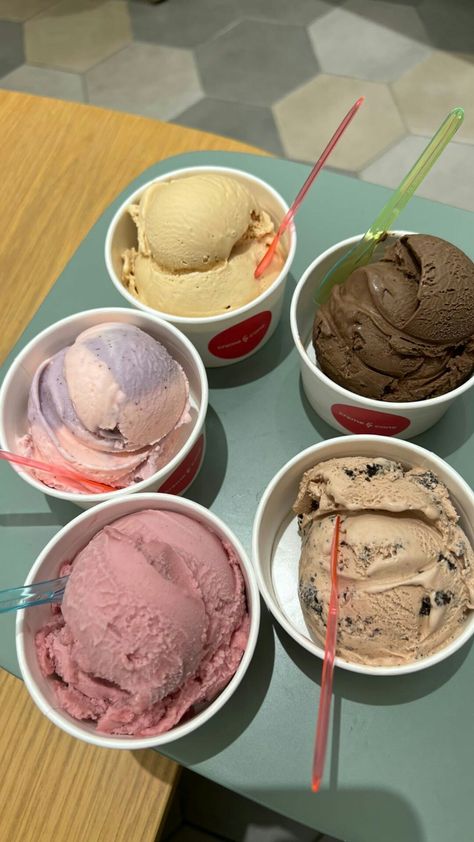 Ice Cream Snaps, Delicious Food Image, Trending Summer Nails, Eating Food Funny, Food Captions, Foodie Instagram, Wedding Mehndi, Food Babe, Food Therapy