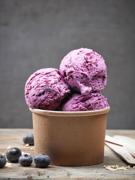 Ice cream on Behance Blueberry Ice Cream Recipe, Ice Cream Photography, Lavender Ice Cream, Blueberry Ice Cream, Healthy Food Habits, Diet Smoothie Recipes, Yummy Ice Cream, Healthy Diet Recipes, Healthy Food Choices