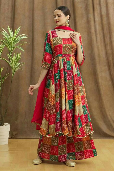 Suite Design For Women, Suits For Women Indian, Simple Dress Casual, Diwali Outfits, Cotton Anarkali, Long Kurtis, Latest Dress Design, Boys Kurta, Gaun Fashion