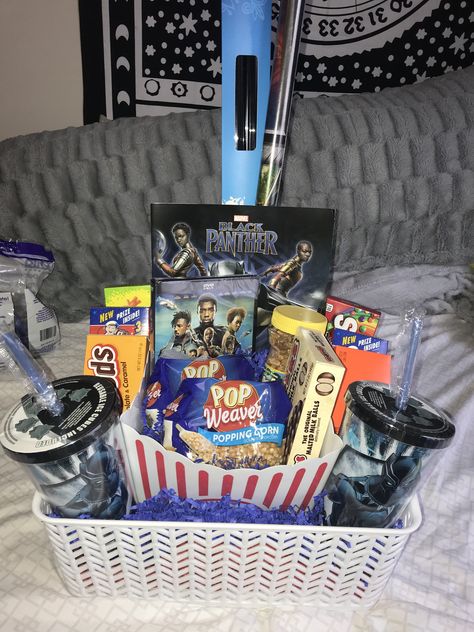 Black Panther Movie Basket Movie Kit Gift Basket Ideas, Marvel Date Night Ideas, Black Panther Valentines Box Ideas, Black Panther Gift Ideas, Marvel Gift Basket, Superhero Gift Basket, Movie Lover Gift Basket, Movie Basket, Movie Basket Gift